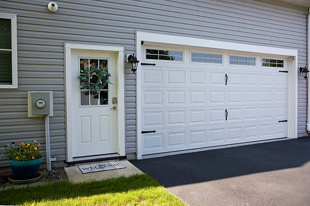 24/7 Emergency Garage Door Panel Replacement experts in Dasher, GA